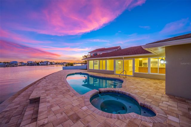 6331 4TH PALM POINT, St Pete Beach, FL 33706