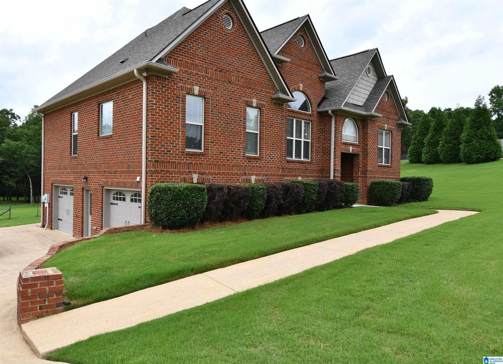 78 VILLAGE TRACE DRIVE, Springville, AL 35146