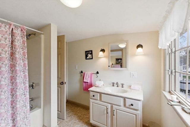 770 Rocky Hill Rd, Plymouth, MA 02360
