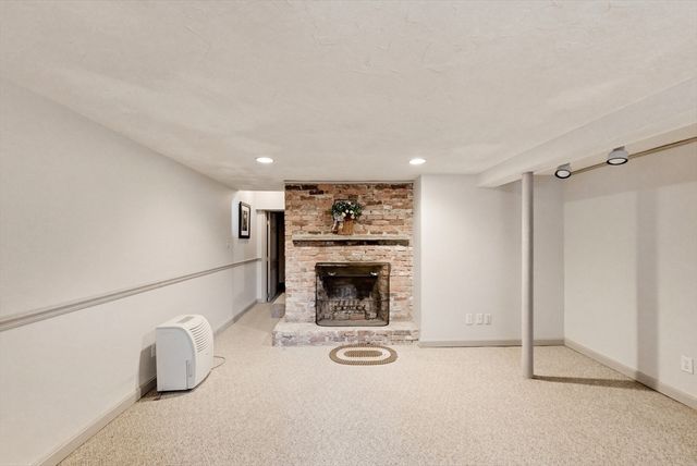 770 Rocky Hill Rd, Plymouth, MA 02360