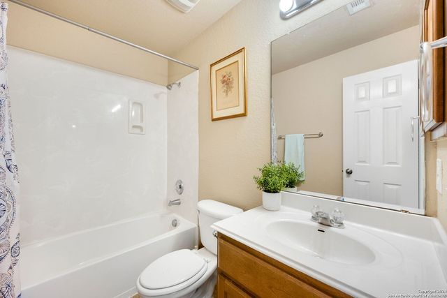 17132 Bandera Rd, Helotes, TX 78023