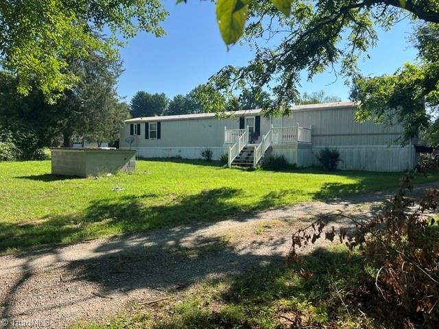 1038 Willard Drive, Yadkinville, NC 27055