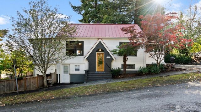 3211 Porter Street, Bremerton, WA 98312