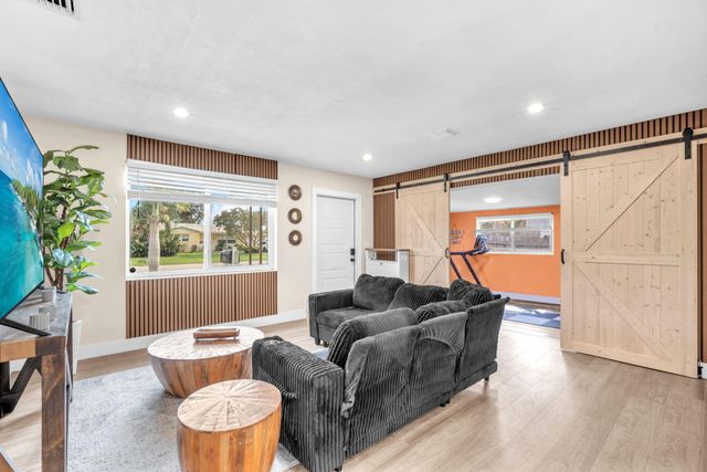 731 W Ilex Drive, West Palm Beach, FL 33403