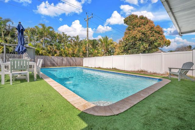 731 W Ilex Drive, West Palm Beach, FL 33403