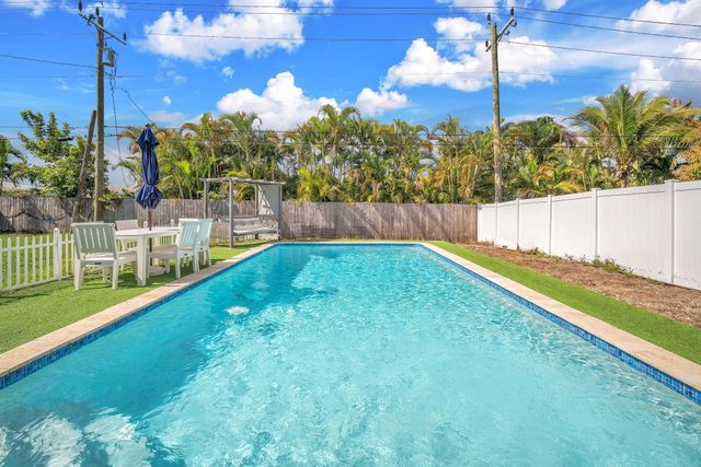 731 W Ilex Drive, West Palm Beach, FL 33403