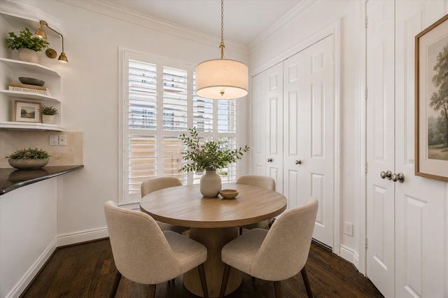 1904 Greenwich Place Drive, Houston, TX 77019