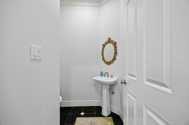 1904 Greenwich Place Drive, Houston, TX 77019