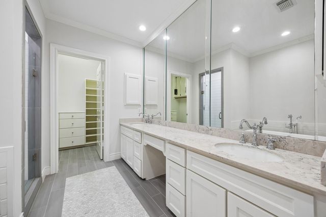 1904 Greenwich Place Drive, Houston, TX 77019