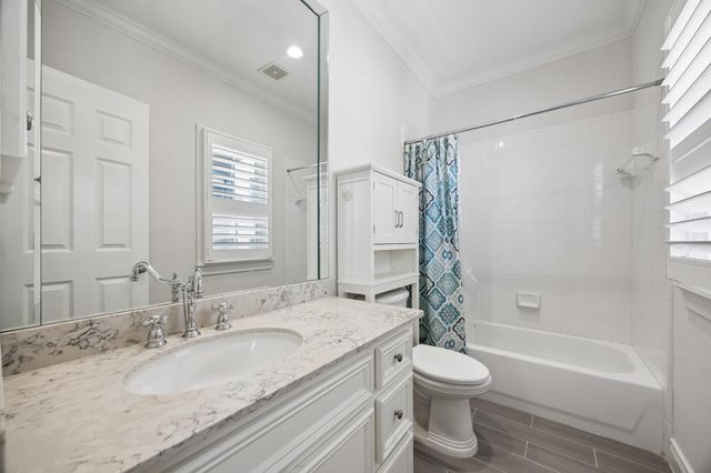 1904 Greenwich Place Drive, Houston, TX 77019
