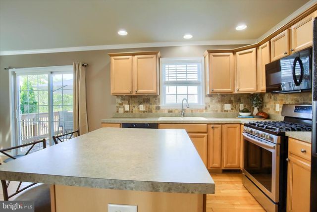 154 MAPLETON BLVD, Harrisburg, PA 17112