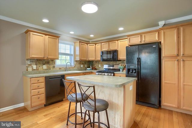 154 MAPLETON BLVD, Harrisburg, PA 17112