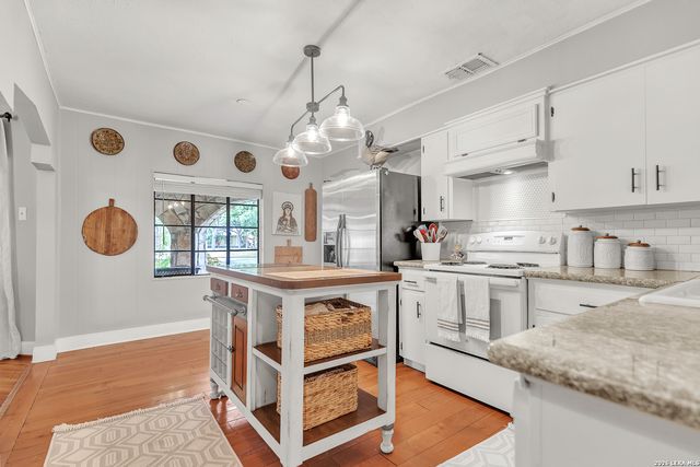 1130 Bartholomae Street, Seguin, TX 78155