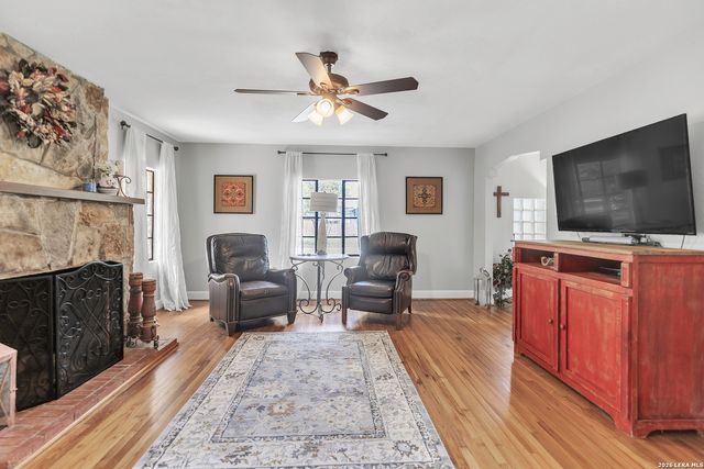 1130 Bartholomae Street, Seguin, TX 78155