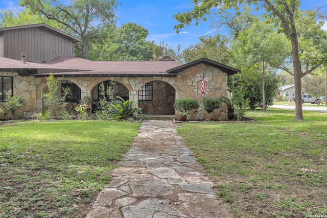 1130 Bartholomae Street, Seguin, TX 78155