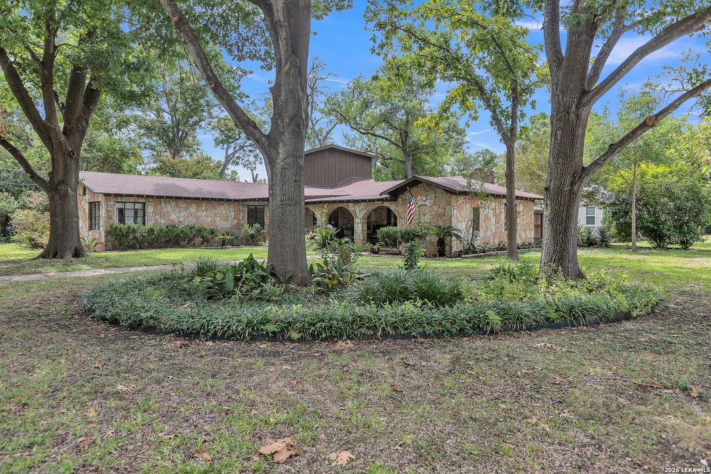 1130 Bartholomae Street, Seguin, TX 78155