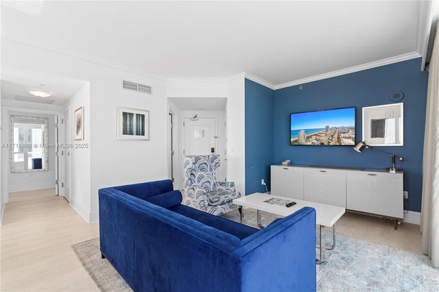 4401 Collins Ave 2104, Miami Beach, FL 33140