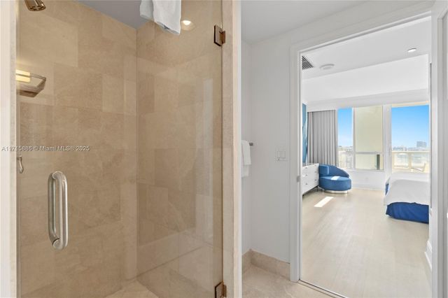 4401 Collins Ave 2104, Miami Beach, FL 33140