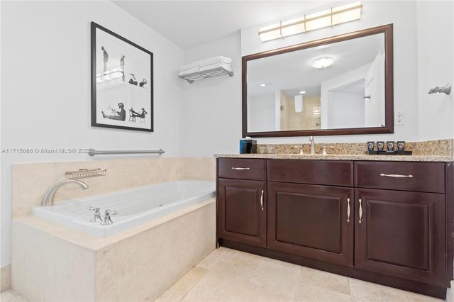 4401 Collins Ave 2104, Miami Beach, FL 33140