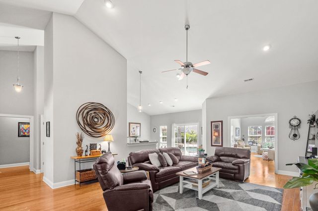 9181 Abingdon Dr., Myrtle Beach, SC 29579