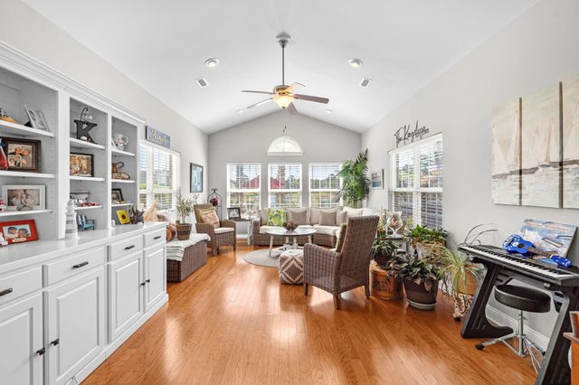 9181 Abingdon Dr., Myrtle Beach, SC 29579
