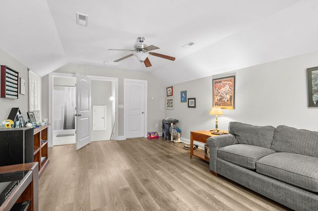 9181 Abingdon Dr., Myrtle Beach, SC 29579