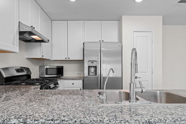 12055 Links Parkway, San Antonio, TX 78221
