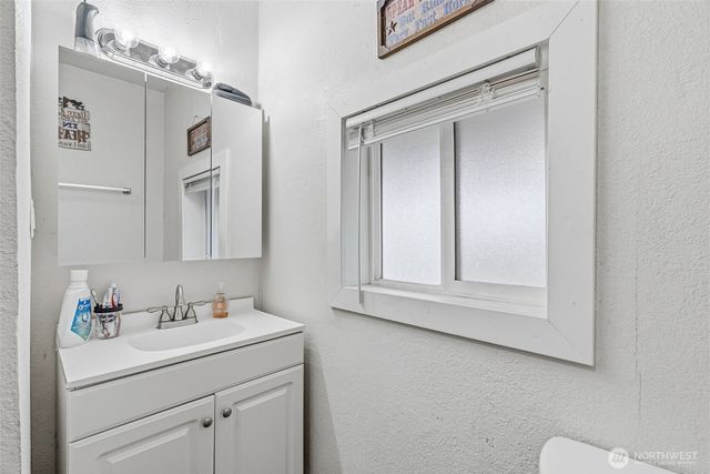 228 Holcomb Spur Road, Kelso, WA 98626