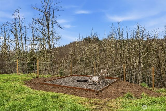 228 Holcomb Spur Road, Kelso, WA 98626