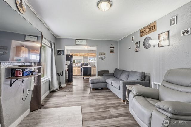 228 Holcomb Spur Road, Kelso, WA 98626