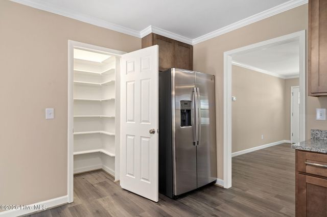 214 N Walnut Street, Rose Hill, NC 28458
