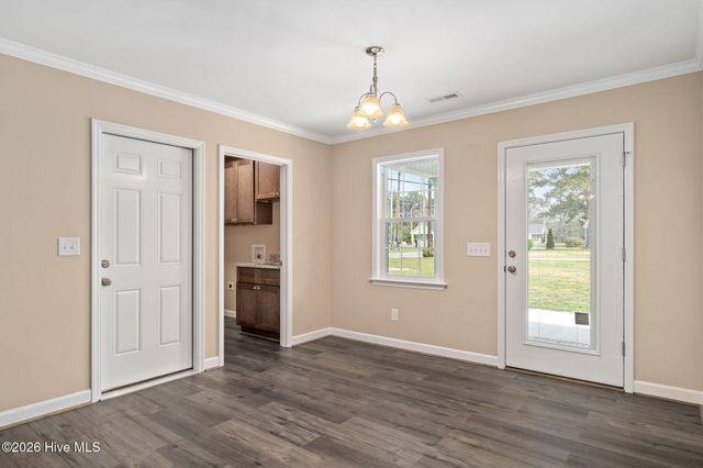 214 N Walnut Street, Rose Hill, NC 28458