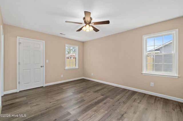 214 N Walnut Street, Rose Hill, NC 28458