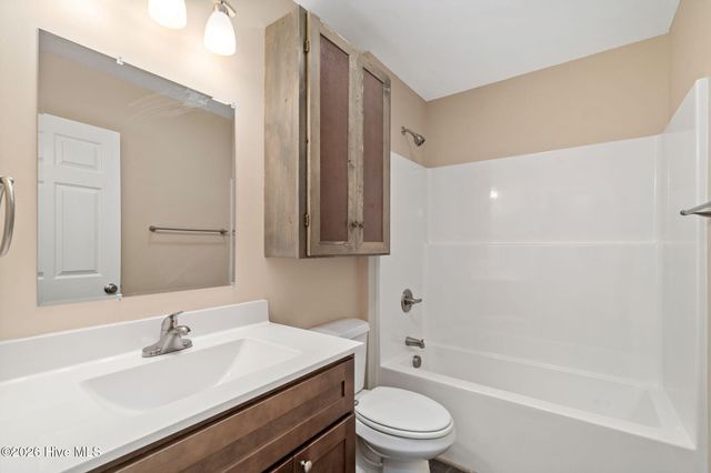 214 N Walnut Street, Rose Hill, NC 28458
