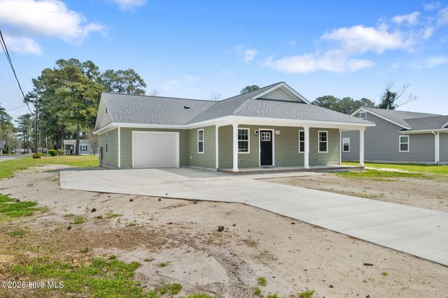 214 N Walnut Street, Rose Hill, NC 28458