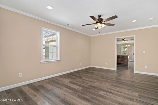 214 N Walnut Street, Rose Hill, NC 28458