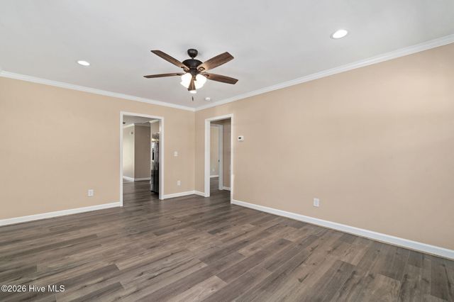 214 N Walnut Street, Rose Hill, NC 28458
