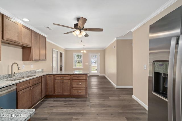 214 N Walnut Street, Rose Hill, NC 28458