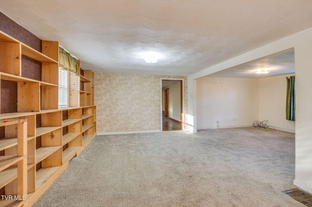 3415 Forest View Road, Kingsport, TN 37660