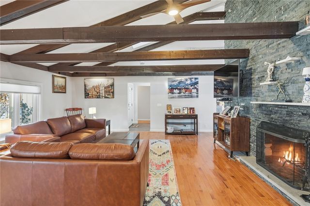 10 Blue Mist Drive, Lincoln, RI 02838