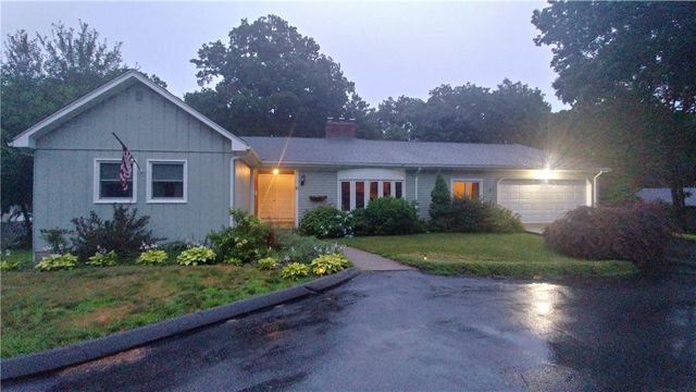 10 Blue Mist Drive, Lincoln, RI 02838