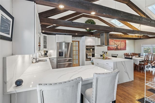 10 Blue Mist Drive, Lincoln, RI 02838