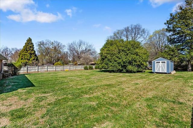 806 King George Drive, Greensboro, NC 27410