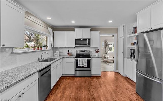 806 King George Drive, Greensboro, NC 27410