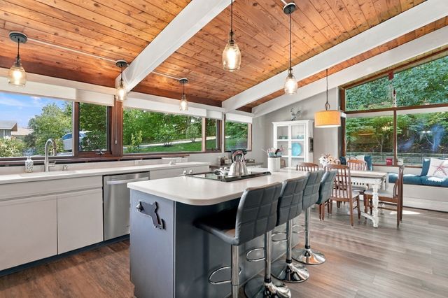 32 Eagle Hill Dr, Plymouth, MA 02360