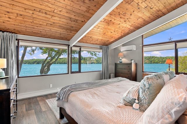 32 Eagle Hill Dr, Plymouth, MA 02360