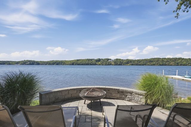 32 Eagle Hill Dr, Plymouth, MA 02360