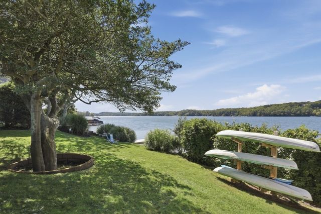 32 Eagle Hill Dr, Plymouth, MA 02360