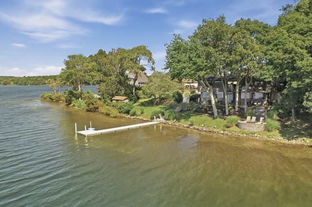 32 Eagle Hill Dr, Plymouth, MA 02360