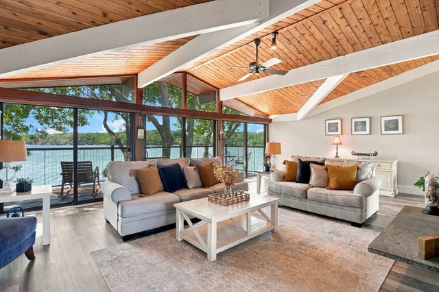 32 Eagle Hill Dr, Plymouth, MA 02360